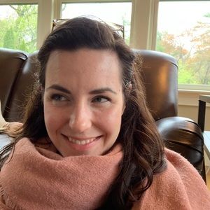 Meet your Posher, Cassandra